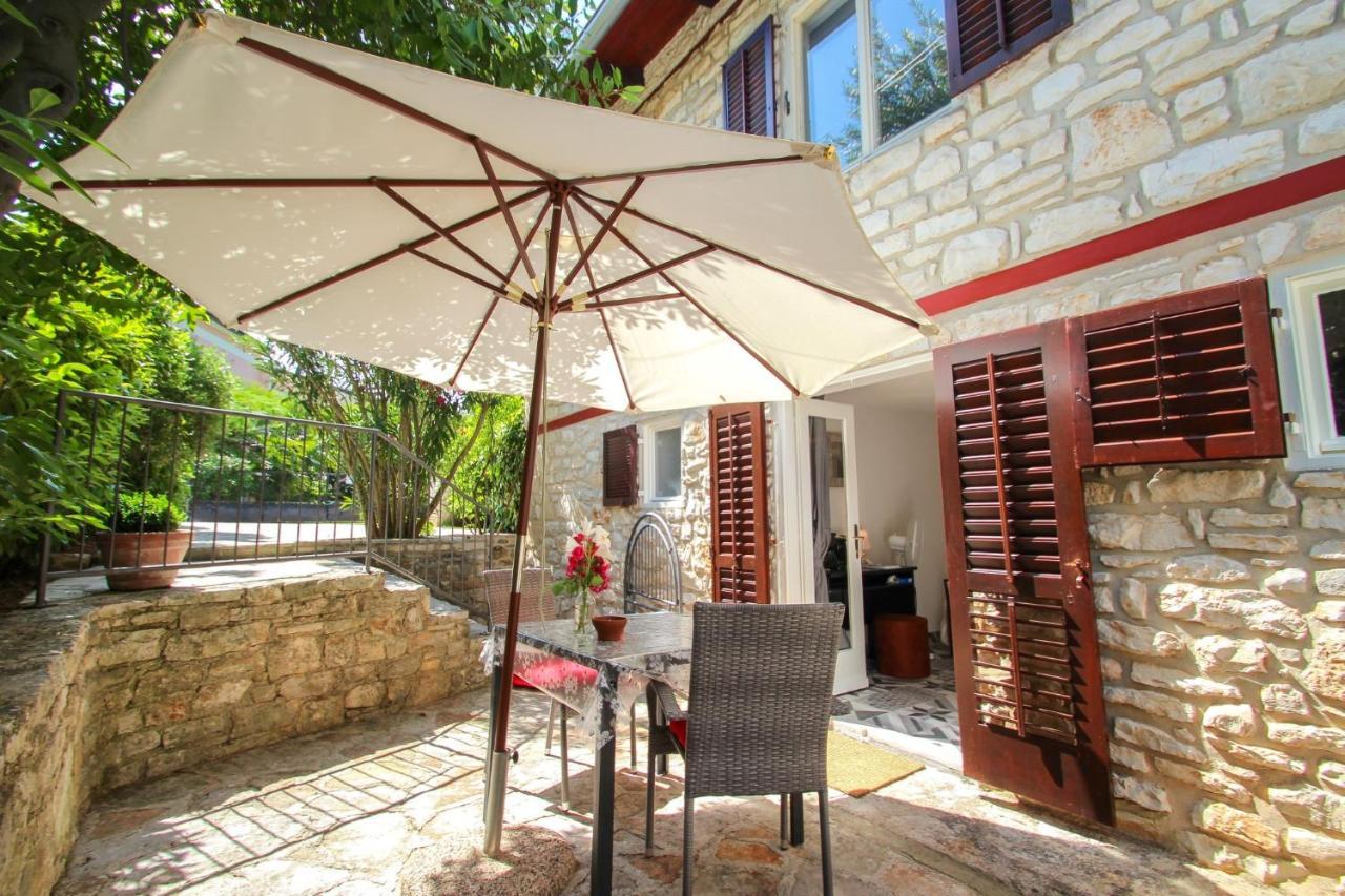 Carla Guest House Novigrad Istria Exteriör bild
