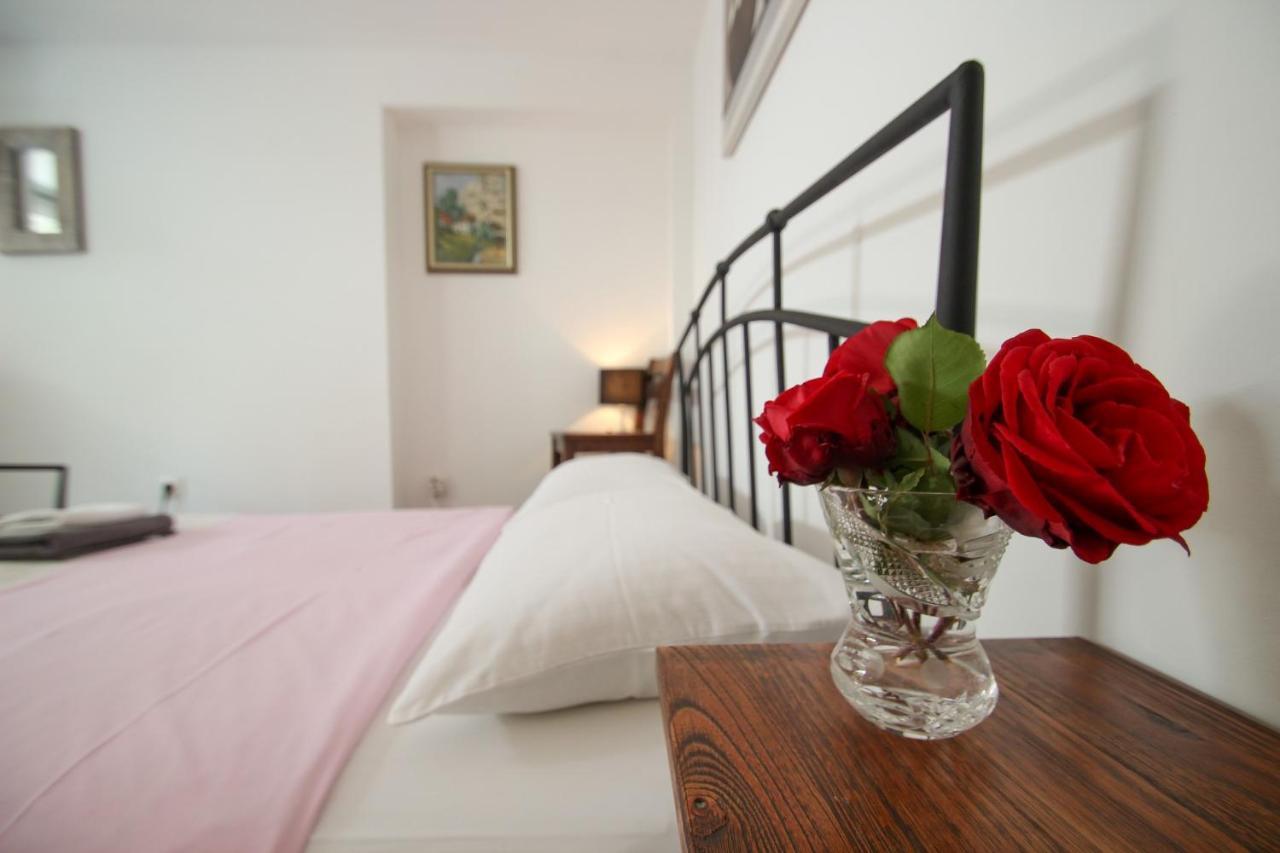 Carla Guest House Novigrad Istria Exteriör bild