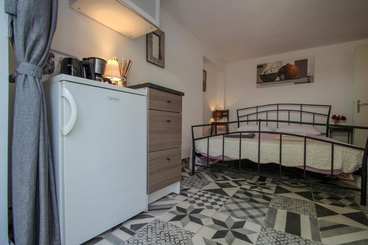 Carla Guest House Novigrad Istria Exteriör bild